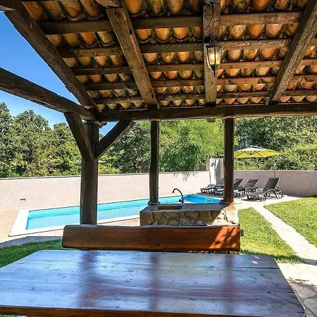Dom wakacyjny Casa Corina Veligolji